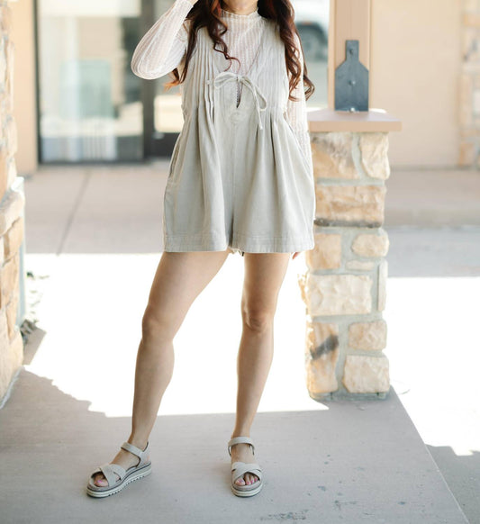 Veveret - Front Pleated V Neck Sleeveless Denim Romper