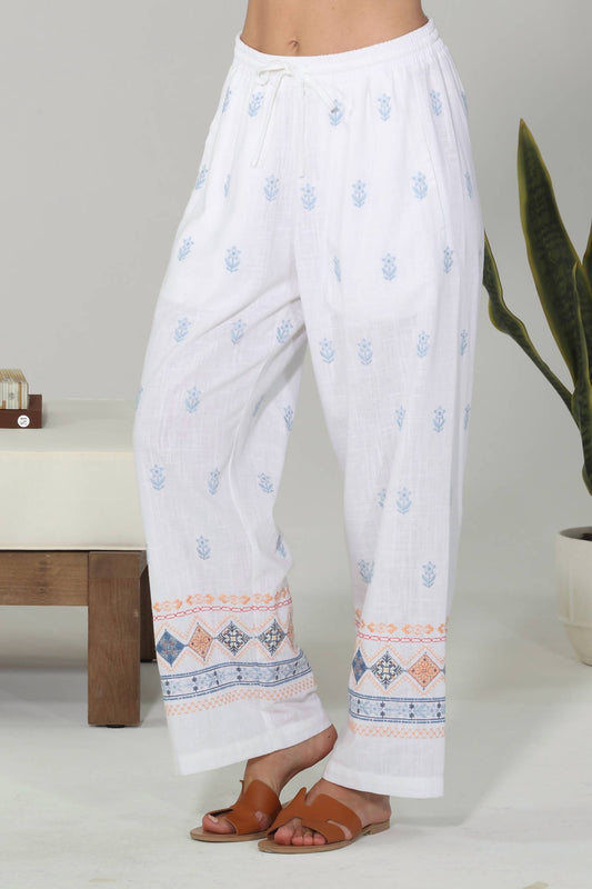 Paparazzi - Linen Blend Embroidered Crop Pant