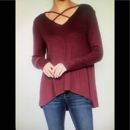 Elan - Top with X Neck and Long Sleeves