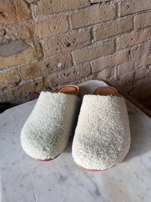 Wal & Pai - Women's Ogden Shearling Clogs