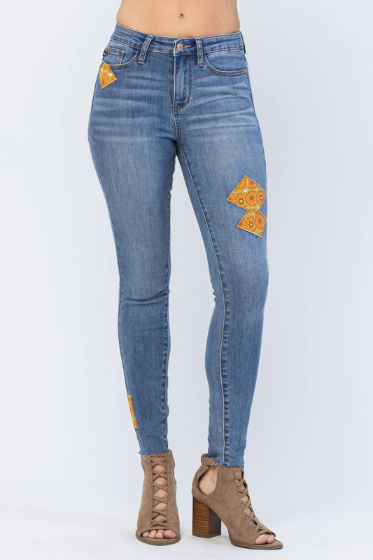 Judy Blue - Mid-rise 70's Patch Skinny Jeans