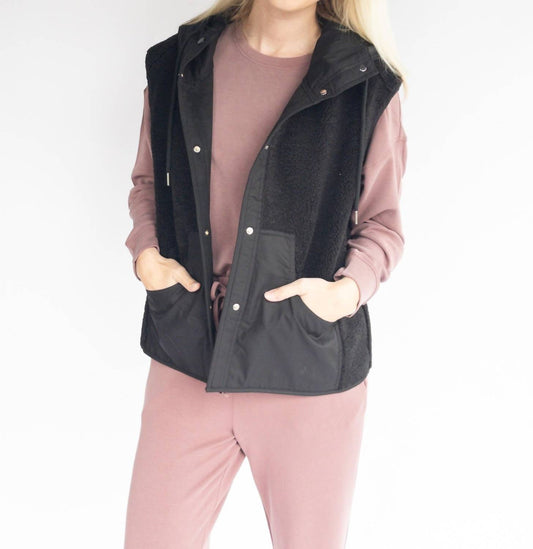 Bluivy - Sherpa Hooded Vest