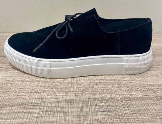 All Black - Women's Gathered Sneak Shoes