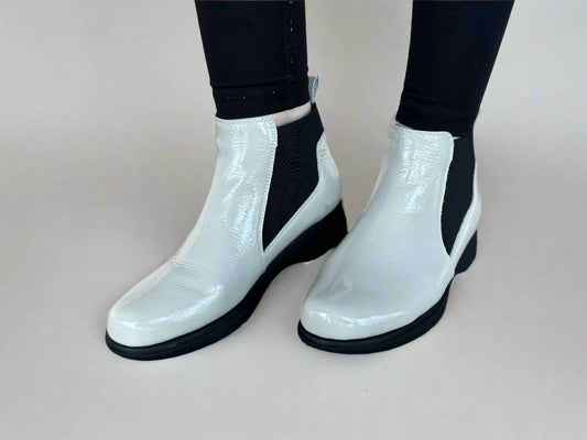 Saydo - Women's Aloe Chelsea Boot