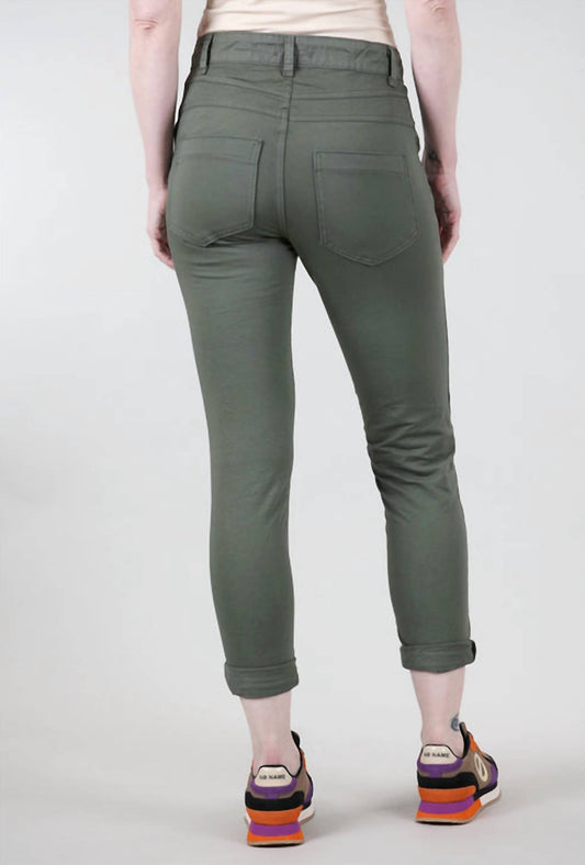Femme Fatale - Four Button Signature Pant