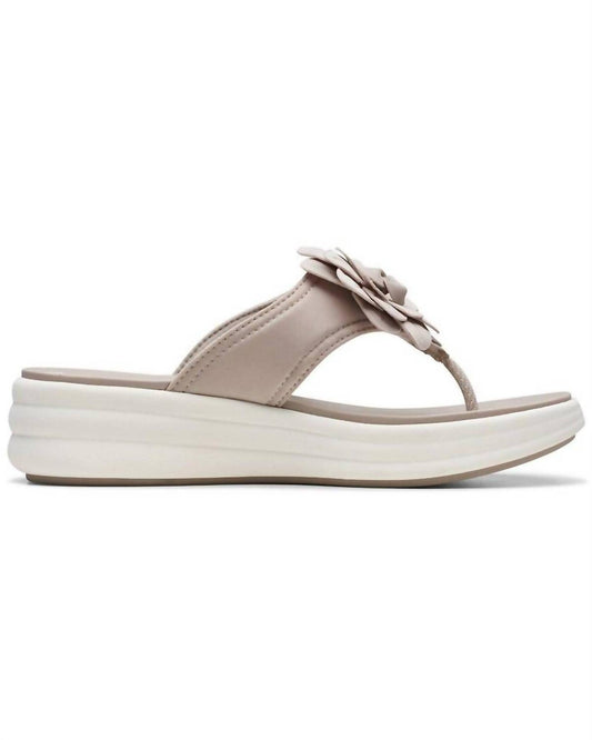 Clarks - Women's Drift Flora Sandal