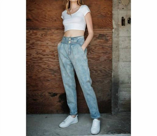 Aaron & Amber - Straight Leg Jean