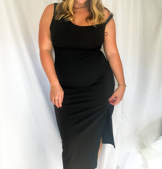 Le Lis - Kira Twisted Shoulder Midi Dress