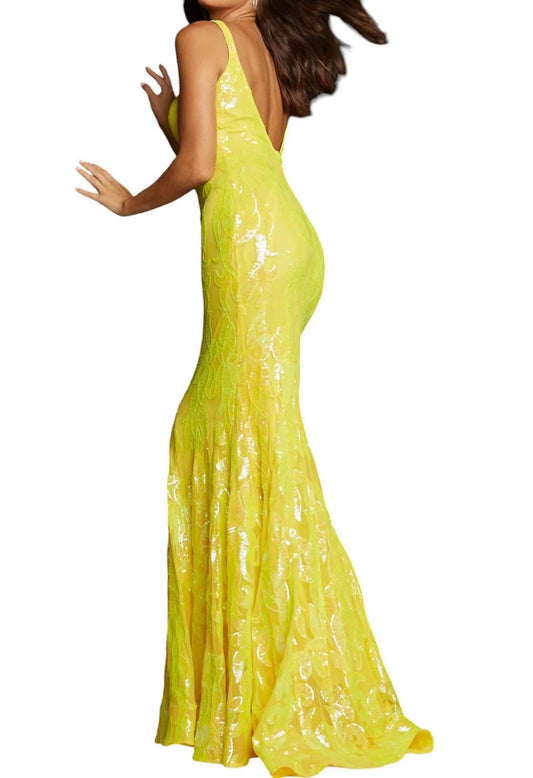Jovani - PLUNGING NECKLINE FITTED PARTY DRESS