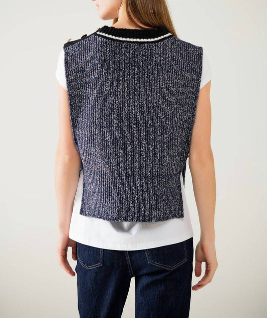 Q2 - V-neck Knitted Vest With Open Side