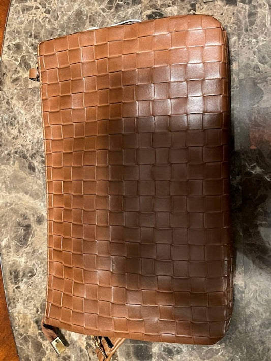 Faire - WRISTLET CLUTCH WITH STRAPS