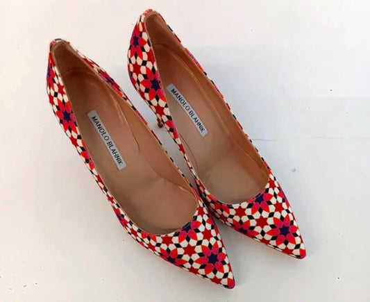 Manolo Blahnik - Women's Pointed Bb Linen Stiletto Pumps