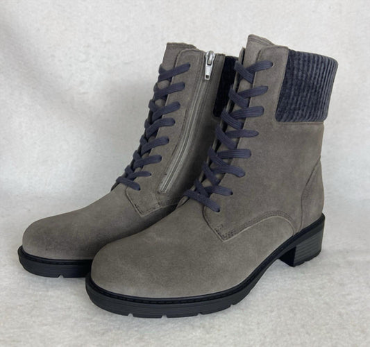 Clarks - Women's Hearth Sky Lug Sole Boot