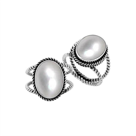 Bali - Women's Oval Rope Edge Mother Of Pearl Ring