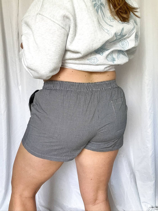 Le Lis - Women's Beachside Checkered Shorts