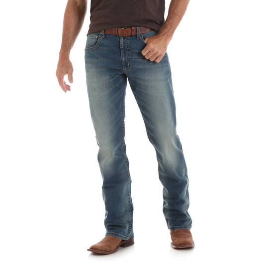Wrangler - Retro Slim Fit Straight Leg Jeans