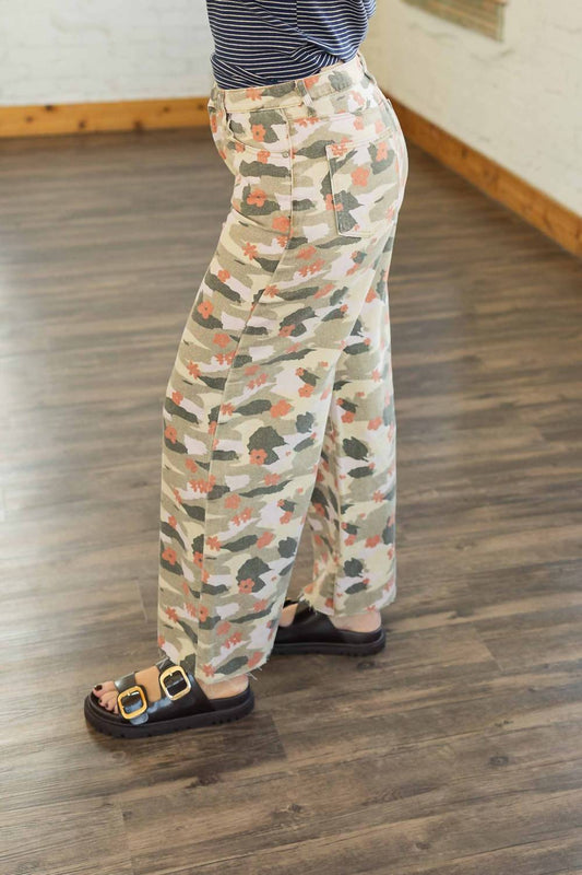 Easel - Women's Fancy Camo Print Washed Twill Pants