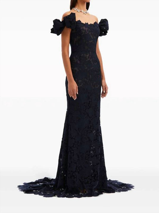 Oscar De La Renta - Off The Shoulder Guipure Lace Gown With Train