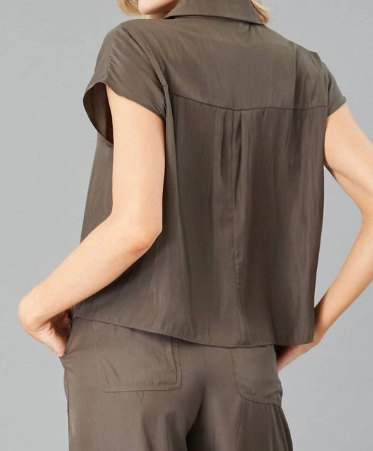 Lola & Sophie - Women's Collar V Neck Top