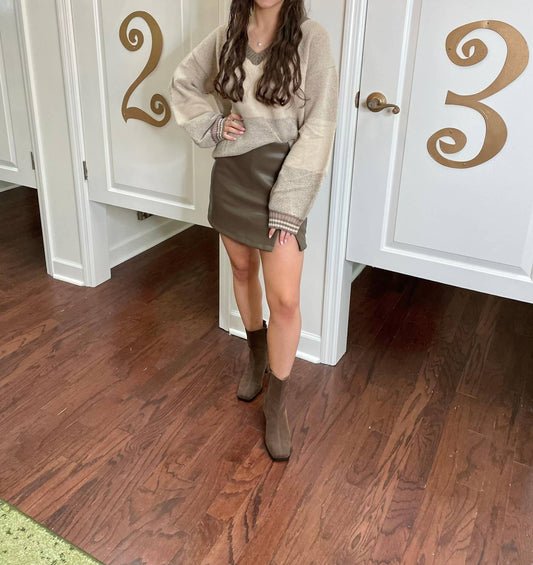 Anniewear - Betsy V Neck Sweater