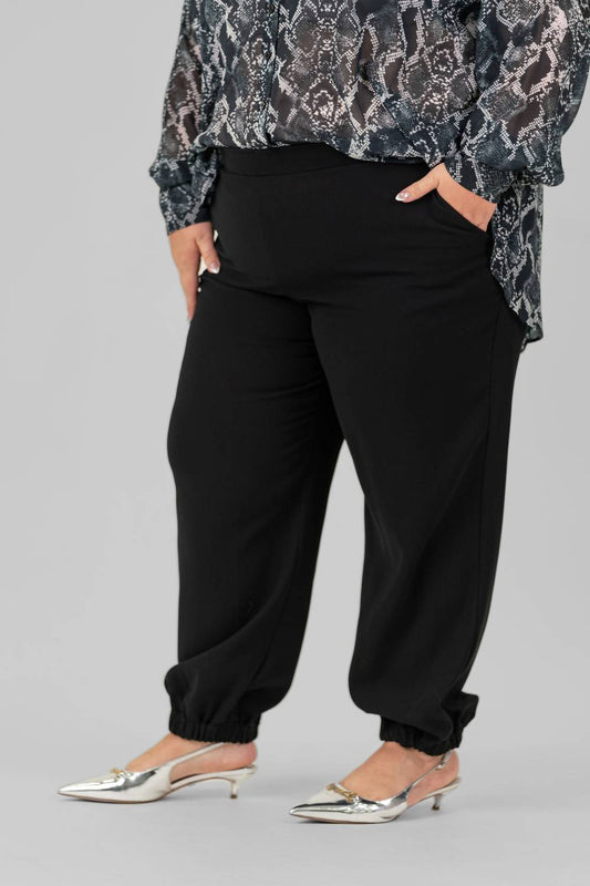 Karen Kane - Crepe Relaxed Ankle Pants - Plus