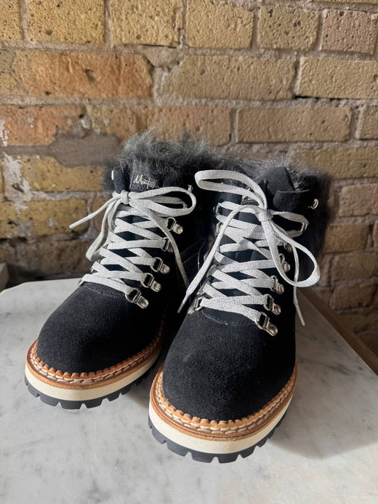 Montelliana - Womeno's Clara Shearling Boots