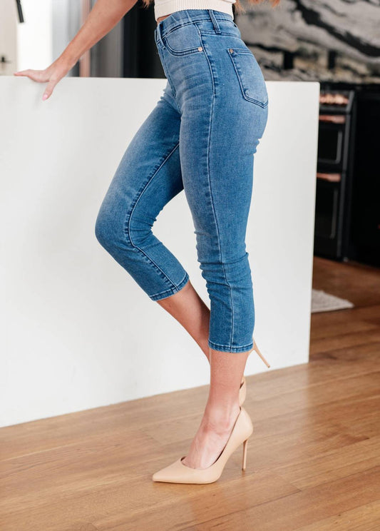 Judy Blue - High Rise Cool Denim Pull On Capri Jeans