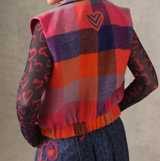 Emily Lovelock - Kim Vest