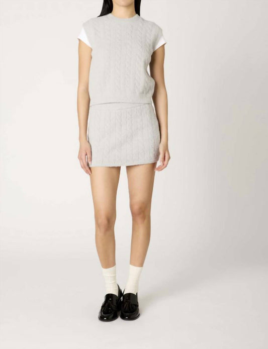 Nia - Evie Sweater Vest