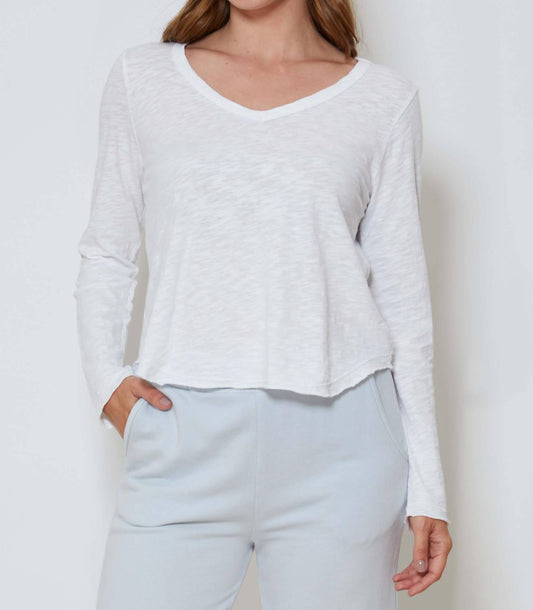 Mododoc - Long Sleeve V-neck Flowy Tee