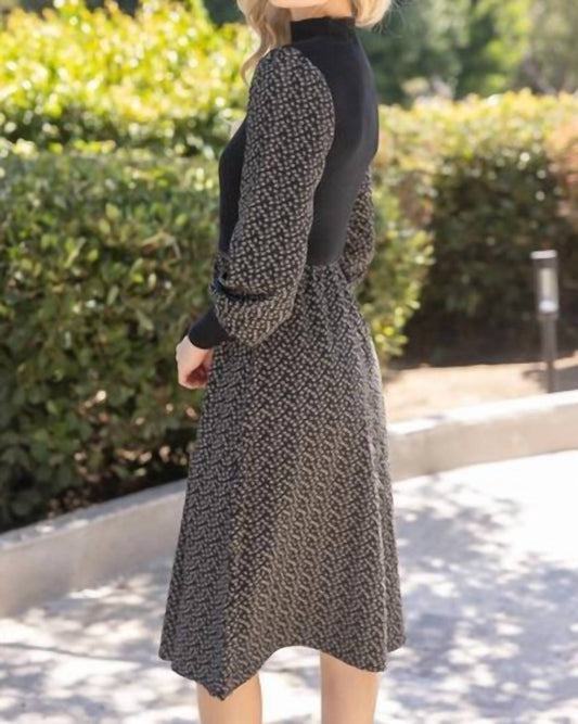 Voy - Right About You Ribbed Floral Midi Dress