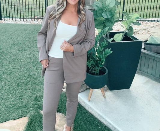 Mono B - Zippered Pocket Leggings