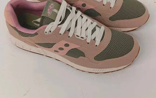 Saucony - Women's Shadow 5000 Mushroom Low Top Sneakers