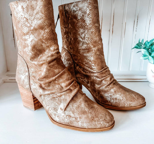 Very G - Women's Preston Mid Calf Bootie