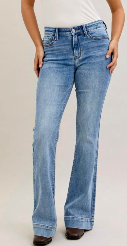 Judy Blue - Midrise Trouser Flare Jean