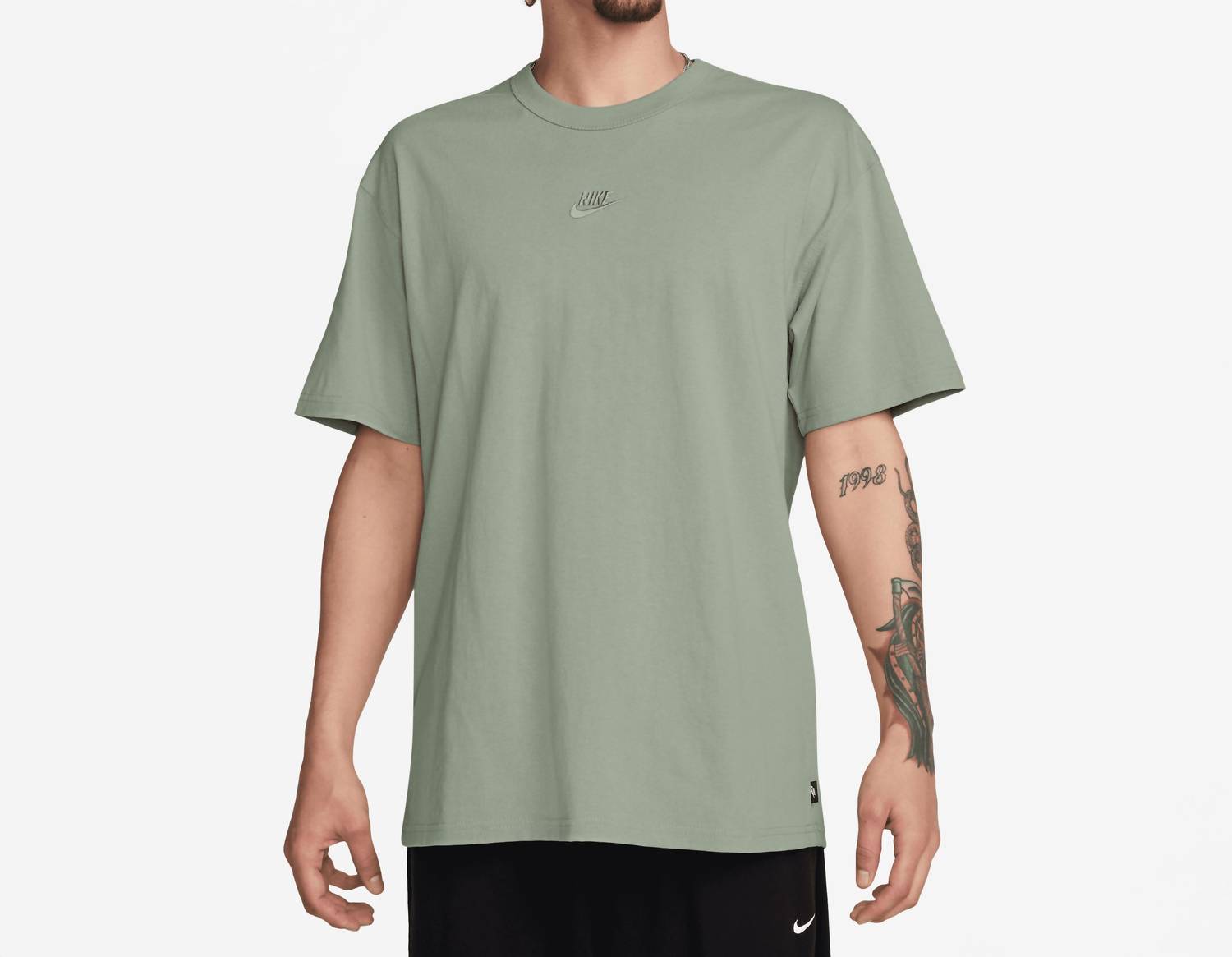 nike sportswear essential tshirt