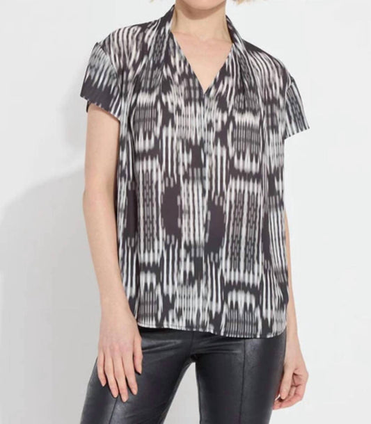 Lysse - Short sleeve folded neck blouse