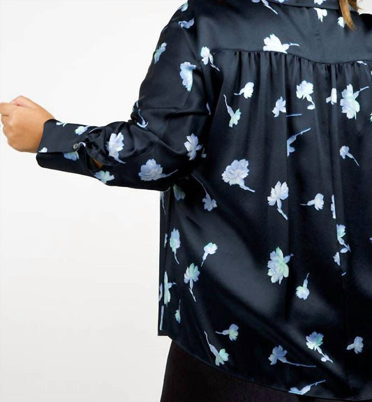 Vince - Sea Carnation Shaped Collar Blouse