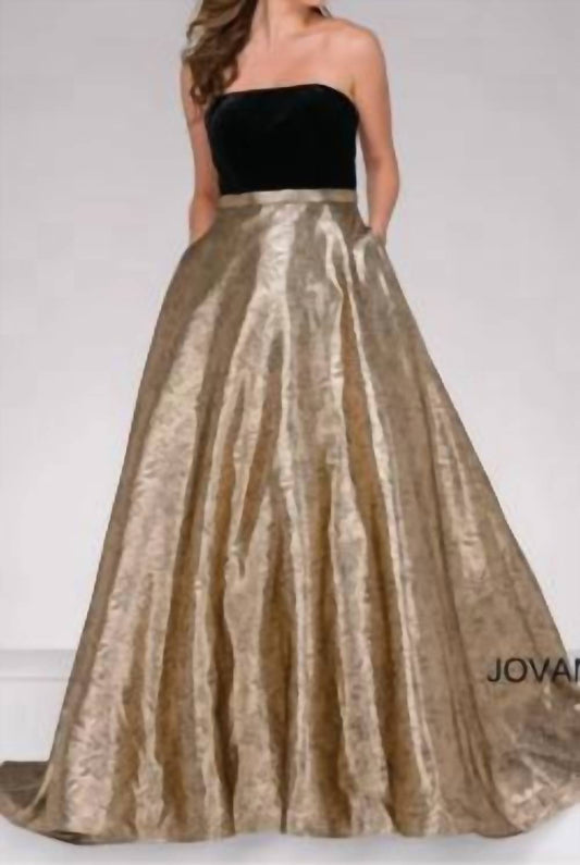 Jovani - Sleeveless Metallic Ballgown