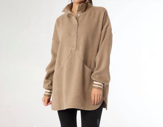 Coco + Carmen - Lindi Loose Fitting Quarter Snap Front Top