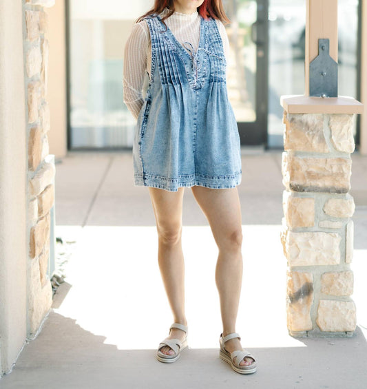 Veveret - Front Pleated V Neck Sleeveless Denim Romper