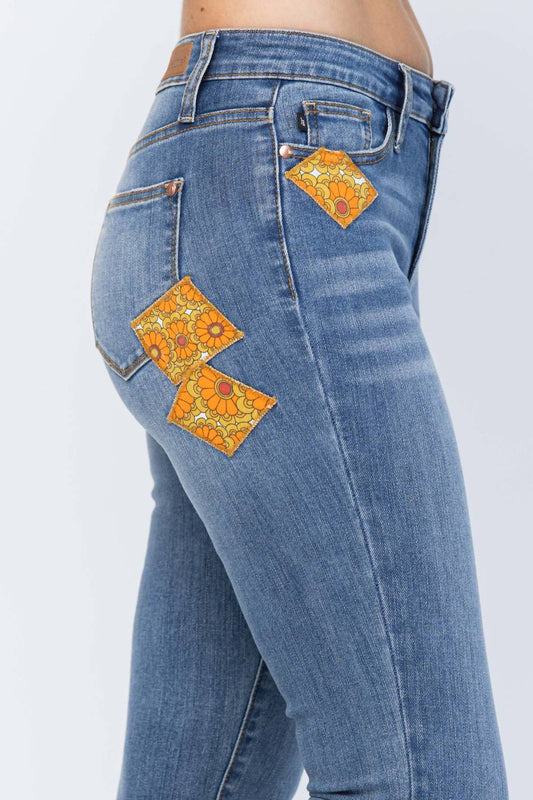 Judy Blue - Mid-rise 70's Patch Skinny Jeans