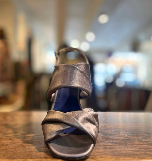 Amalfi By Rangoni - TIRANA TWISTED 2BAND SANDAL - MEDIUM WIDTH