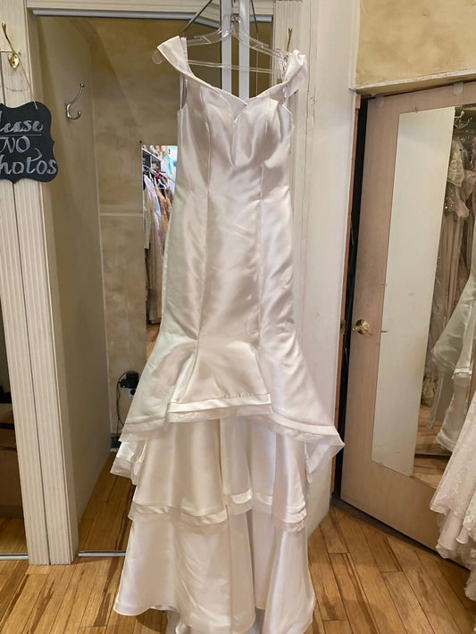 FITTED OFF THE SHOULDER PROM DRESS