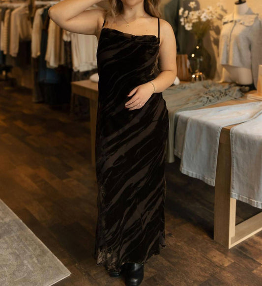 Miou Muse - Velvet Textured Maxi Dress