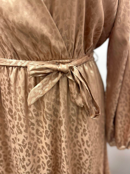 PLUS SIZE TONAL LEOPARD SATIN WOVEN DRESS