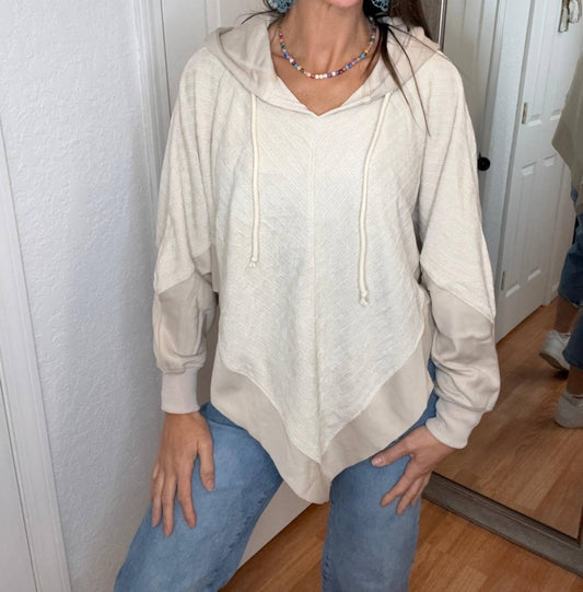 Davi & Dani - Wolfe Hooded Sweater