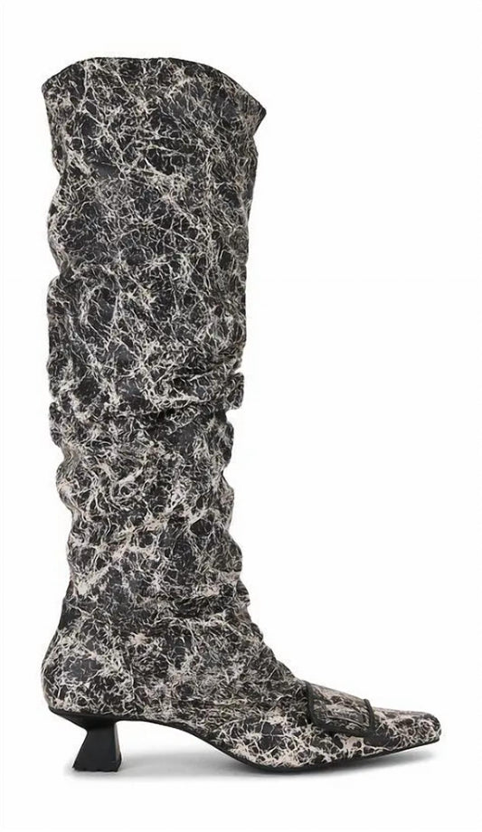 Dirt - Women's Cracked Gathered Boots