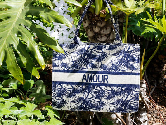 Little Secret Of Mine - Women's Amour Tropical Pattern Tote Bag