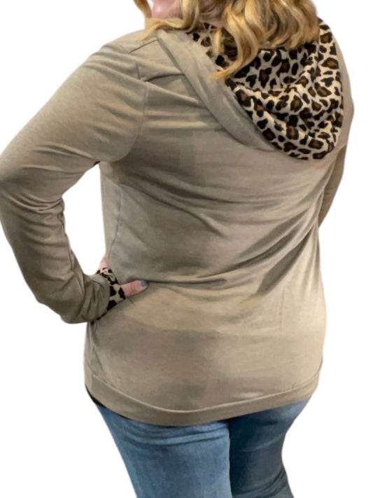 Blumin - Animal Print Kangaroo Pocket Hoodie